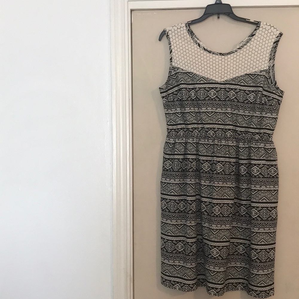 Cato dress with black/cream geometric pattern